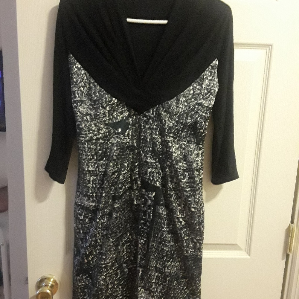 Dress - Picture 5 of 5
